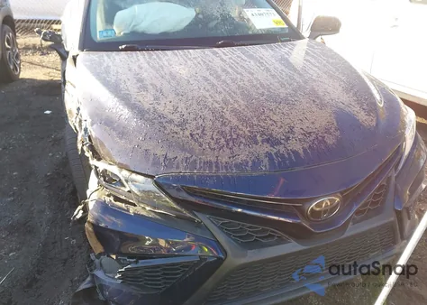 2021 Toyota Camry Se z USA, uszkodzony, nr VIN 4T1G11AK0MU467947